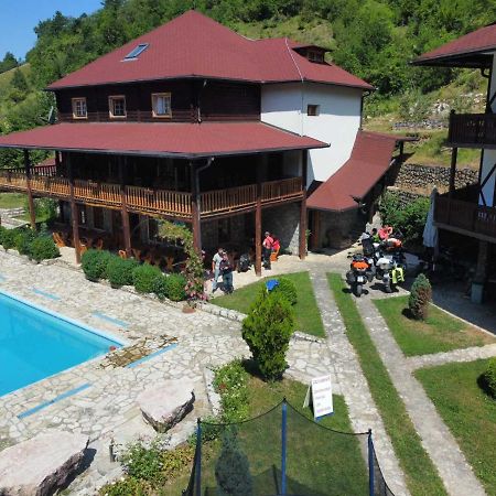 Hotel & Camping Etno Selo Vrelo Μπέρανε Εξωτερικό φωτογραφία