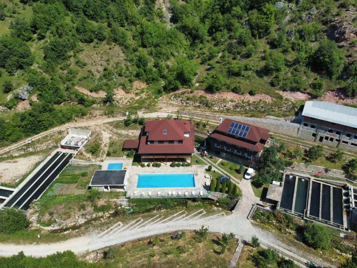 Hotel & Camping Etno Selo Vrelo Μπέρανε Εξωτερικό φωτογραφία