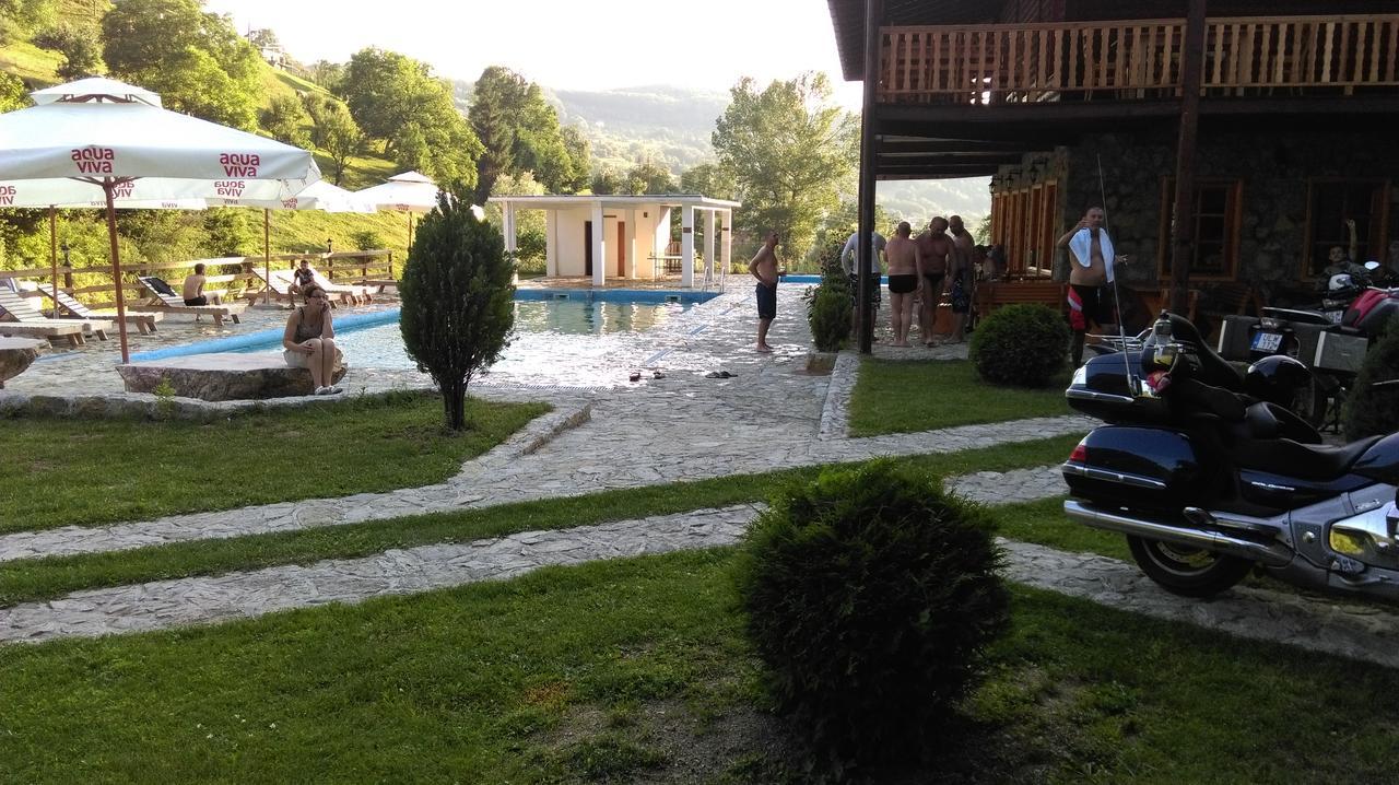 Hotel & Camping Etno Selo Vrelo Μπέρανε Εξωτερικό φωτογραφία